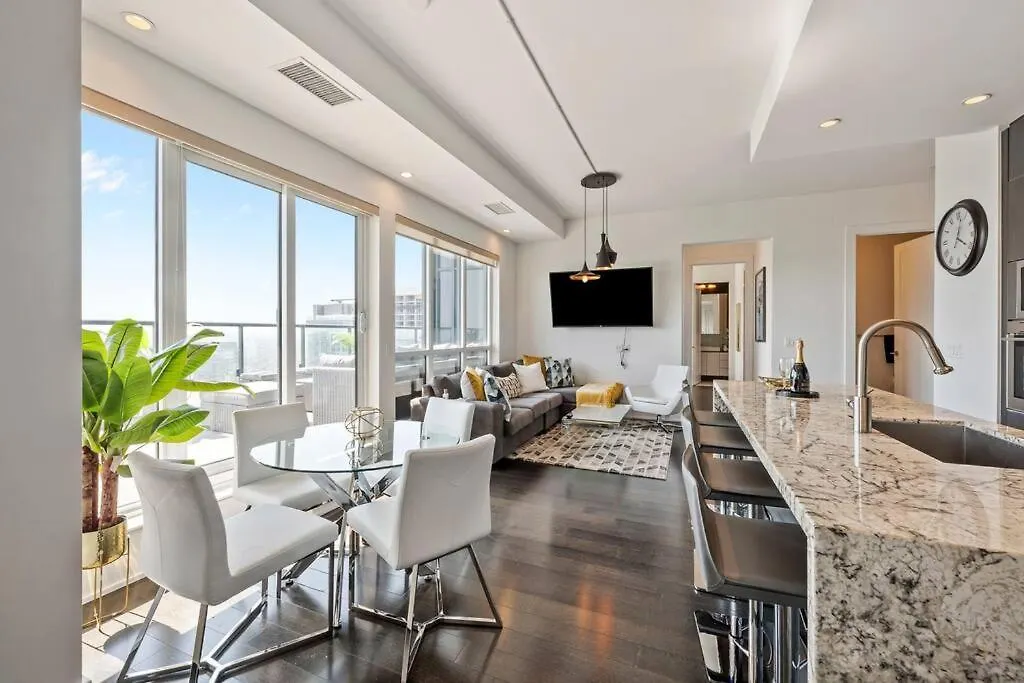 דירות טורונטו 5-Star Panoramic View And Large Terrace By Cn Tower 0*,  קנדה