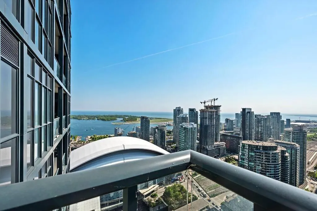 דירות טורונטו 5-Star Panoramic View And Large Terrace By Cn Tower קנדה