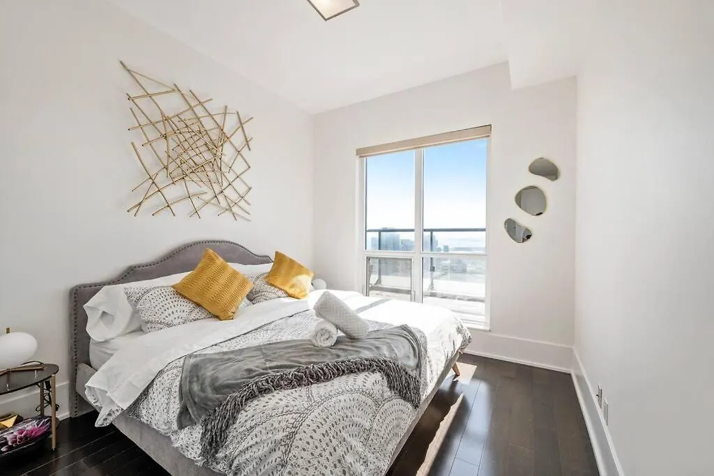 דירות טורונטו 5-Star Panoramic View And Large Terrace By Cn Tower קנדה