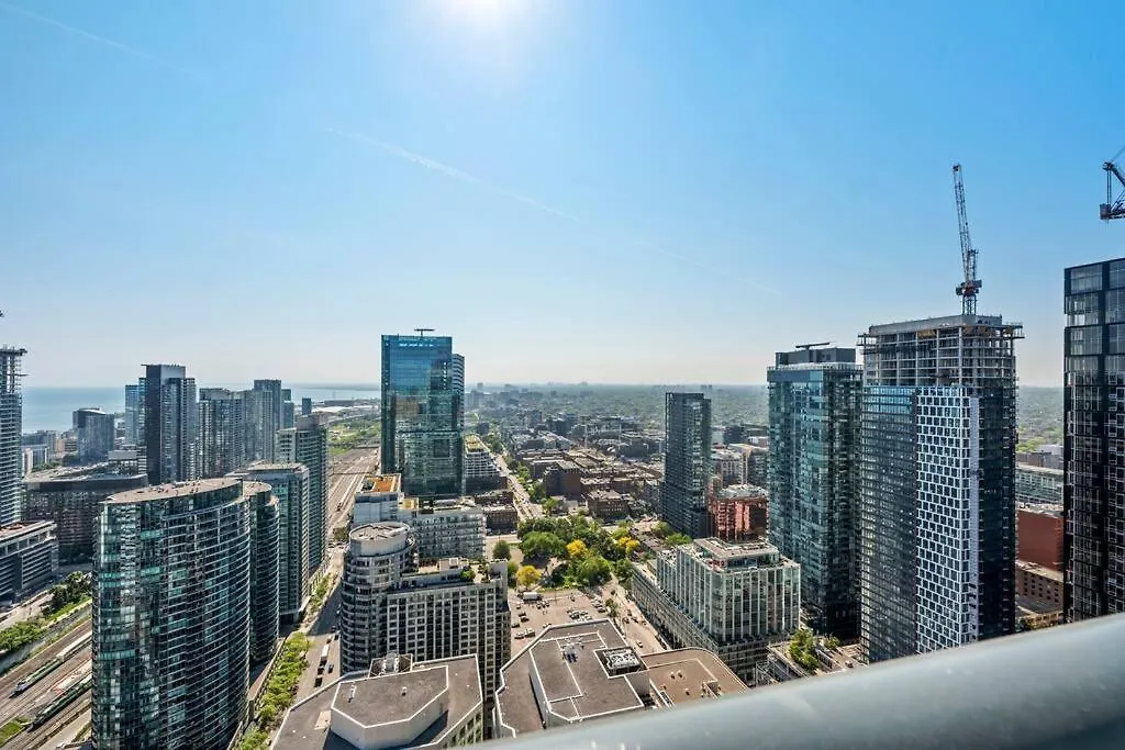 דירות טורונטו 5-Star Panoramic View And Large Terrace By Cn Tower 0*,  קנדה
